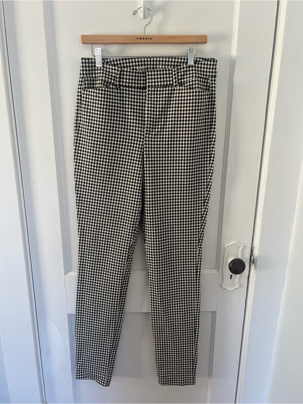Old Navy High-Waisted Pixie Pants - Black and White Houndstooth